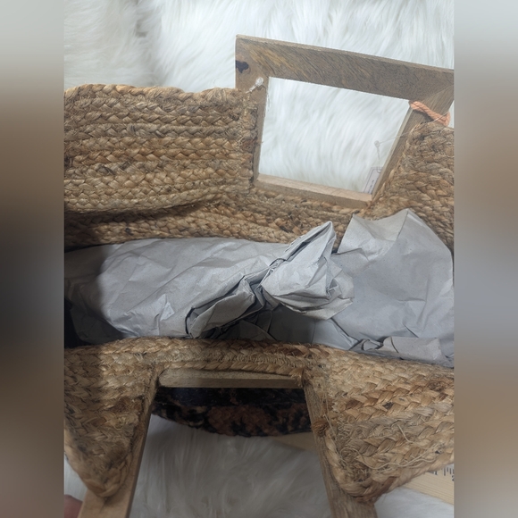 Tropical Purse with Shells - Picture 5 of 5